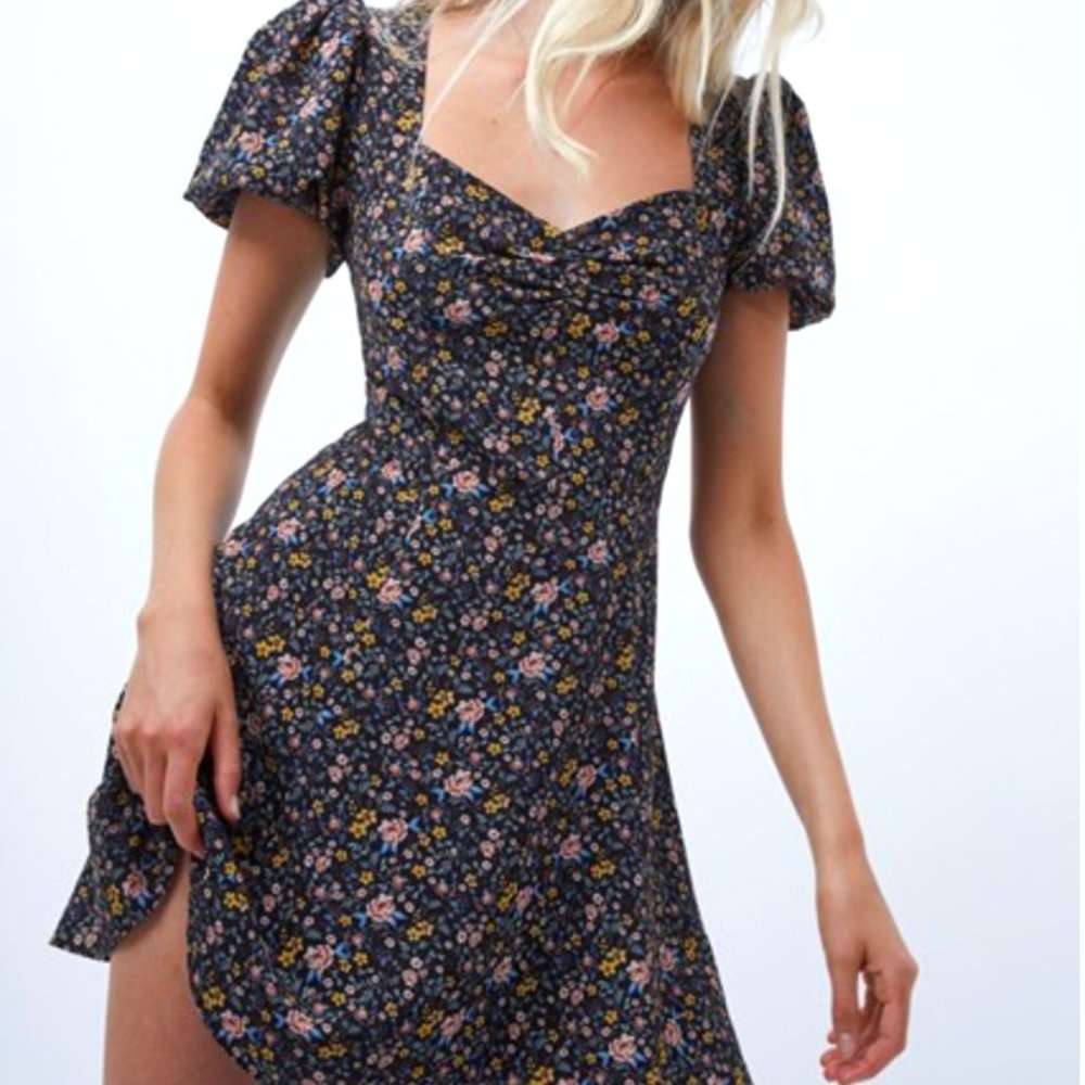 NWT French Connection Delmira Floral Crepe Dress